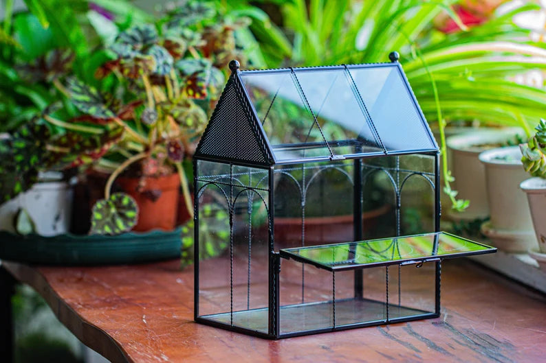 Handmade Twisted Wire House Shape Glass Geometric Terrarium with LED Light Set, Snail Jumping Spider Enclosure, Insect Container Set - NCYPgarden