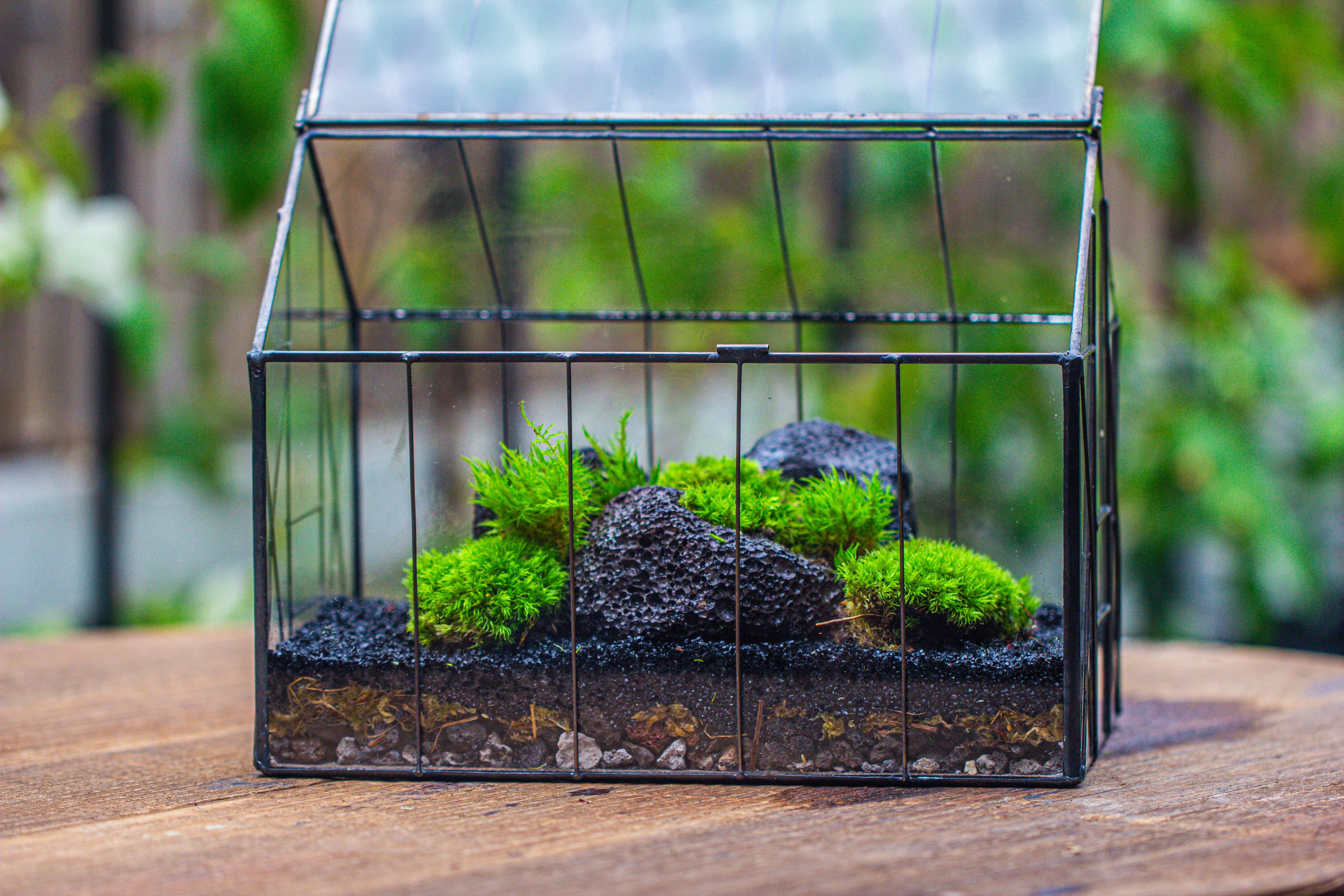 房子上开门 谷仓 黑火山岩 - NCYPgarden