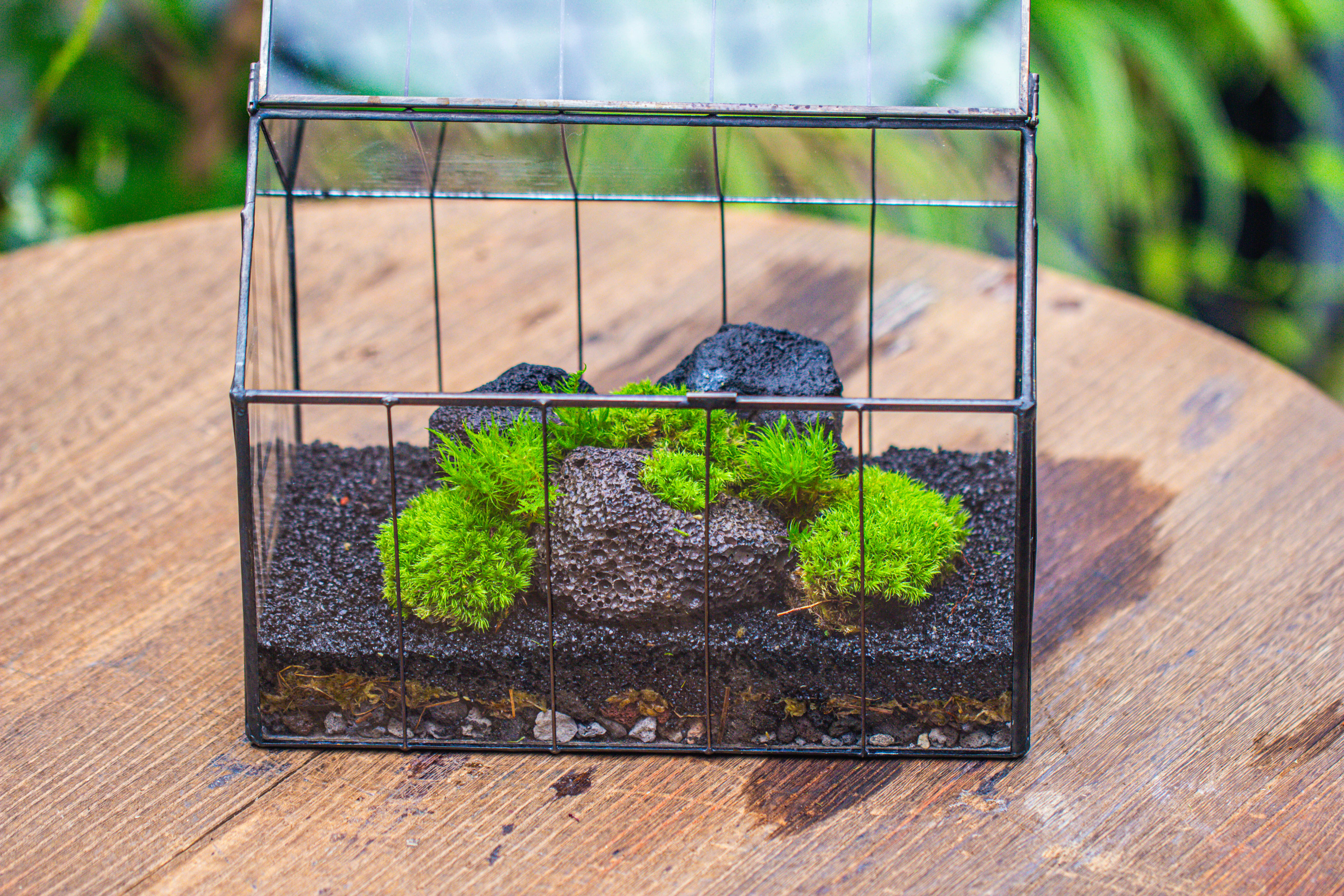 房子上开门 谷仓 黑火山岩 - NCYPgarden