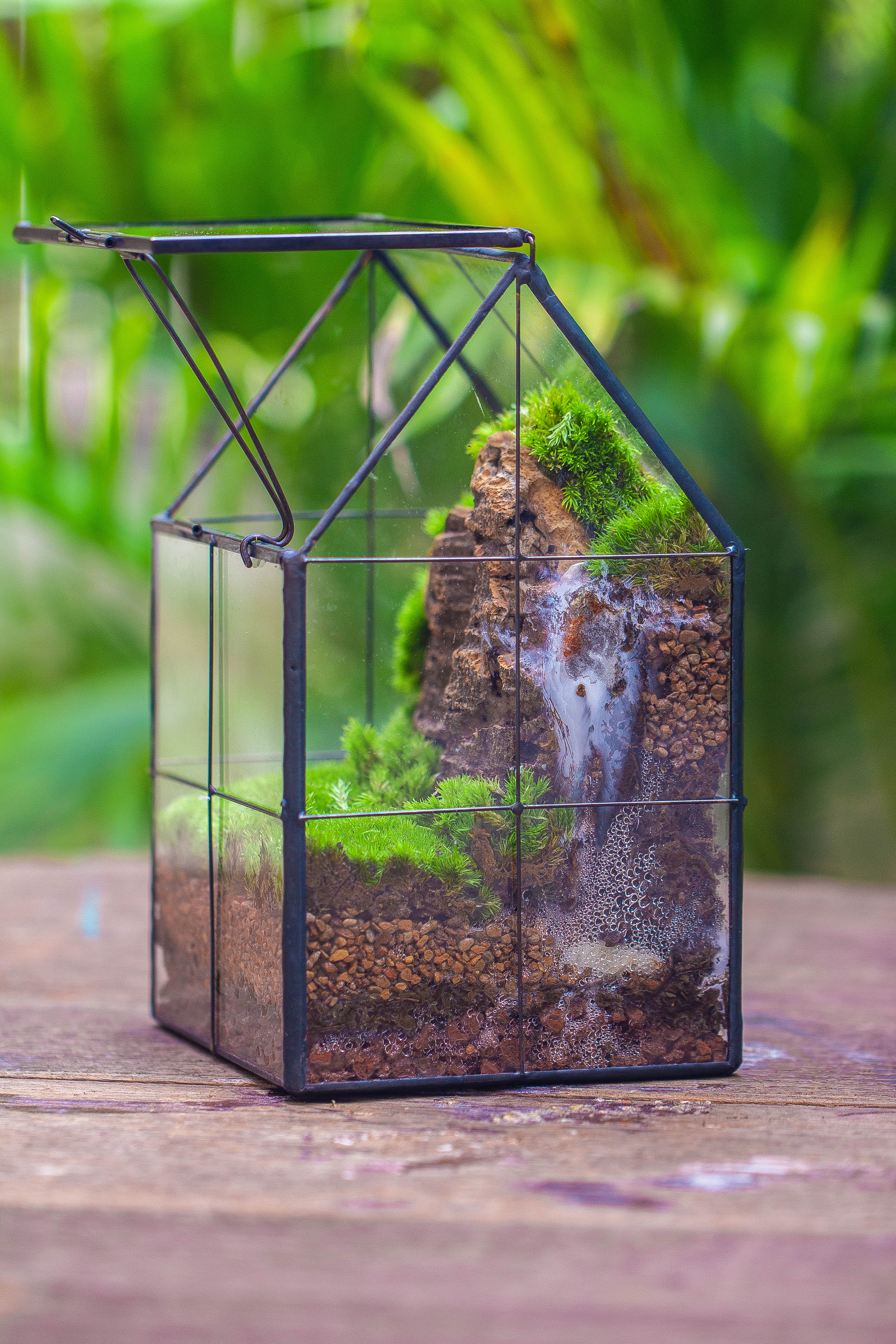 Handmade glass and tin close highe mini house shape close geometric terrarium for moss, succulents, Drosera - NCYPgarden