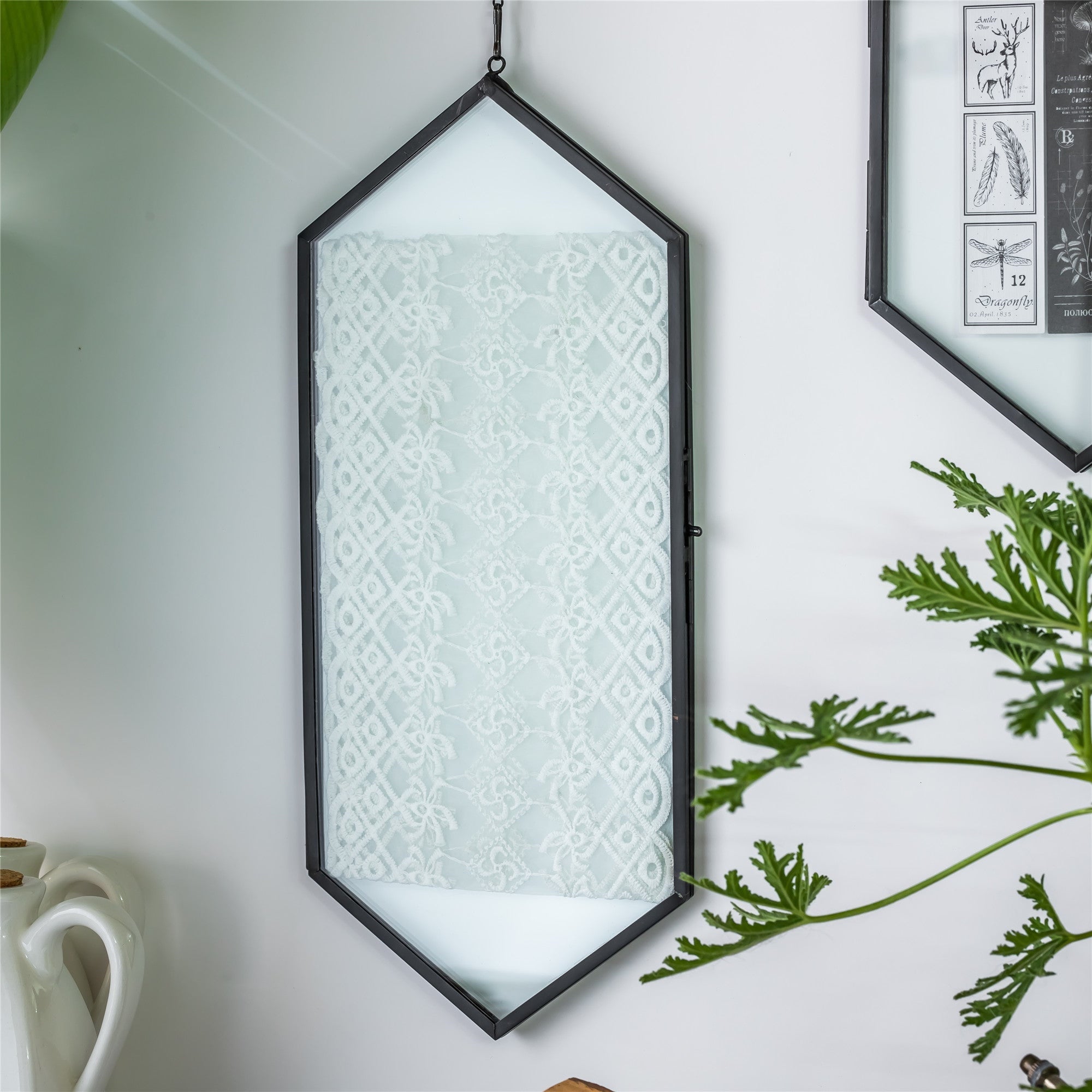 NCYP Vintage Black Brass Floating Hanging Glass Long Hexagon Photo Frame for Fern, Pressed Flower - NCYPgarden